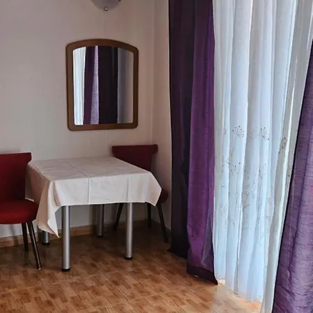 Milena-miki Apartment *