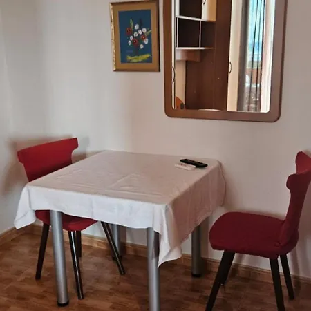 Milena-miki Apartment *